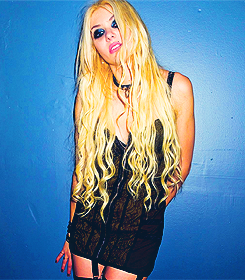 garoldman:  garoldman-blog: → 35 flawless people (in no particular order)  20. Everyone