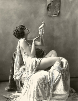 unbuckledgaloshes:  Billie Dove (May 14,