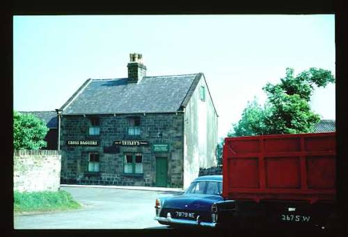 suburbanastronaut: Cross Daggers pub, Dronfield, Derbyshire, early 1960s