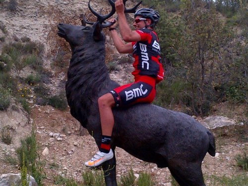 fuckyeahcycling:Adam Blythe’s training ride took an odd turn.(via Twitter / @AdamBlythe89: Found thi