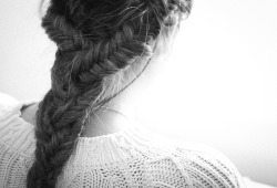 what-do-i-wear:  DIY Braid (image: vanillascented)