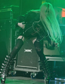 wardrobemalfunction:  Taylor Momsen - Upskirt - Panty 