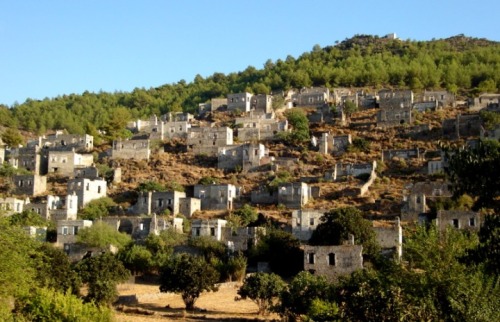 (via Kayaköy, a photo from Mugla, Aegean | TrekEarth)Kayaköy, Turkey