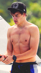 beautifuldirectionboys:  One Direction → Shirtless 
