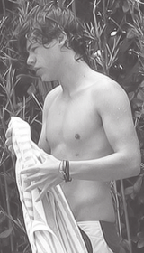beautifuldirectionboys:  One Direction → Shirtless 