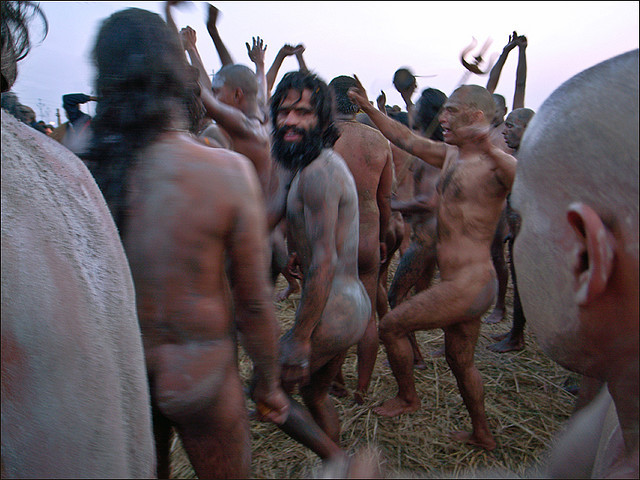 indophilia: Ardh Kumbh Mela - On the run - by Elishams on Flickr. Ardh Kumbh Mela
