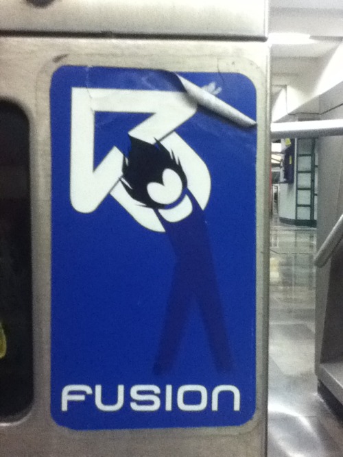 luonnotar:  Meanwhile en el metro Patriotismo de la Ciudad de México…  