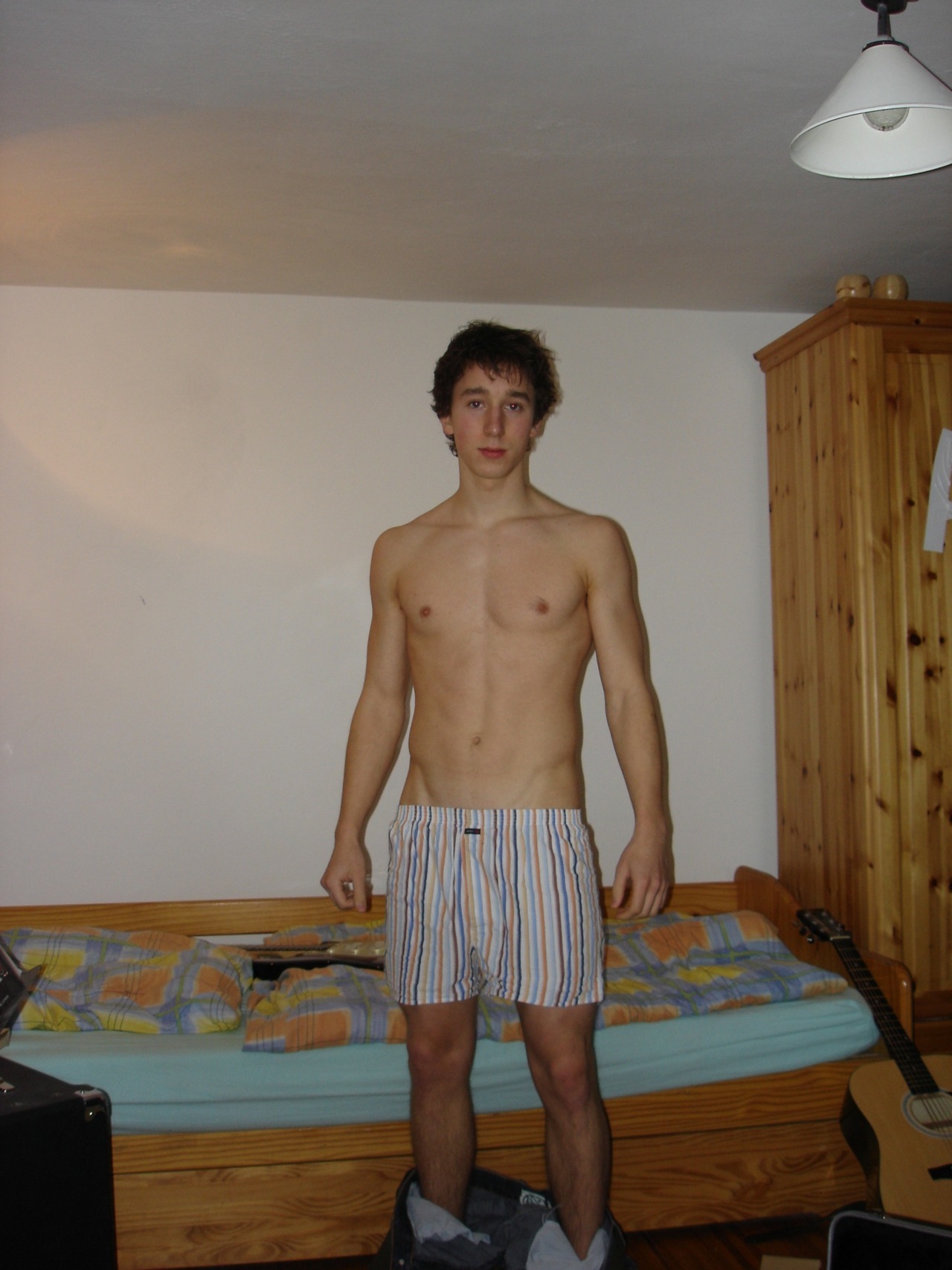 bestcuteguys:  -  His roommate was so well conditioned by now that all he had to