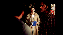journeyintohiddlestiel:  the-sound-of-the-tardis:  superwholockthecomic:  kikibelge:  keepcalmandkneelbeforeloki:  hOW COuld YOU saY THAt    JUST LOOK AT CAS WITH HIS PLATE  And in that moment I swear I was gonna slap Dean.  HE LOOKS LIKE A KICKED PUPPY