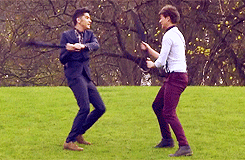 hipistahazz-blog:  Zouis fight on One Thing behind the scenes 