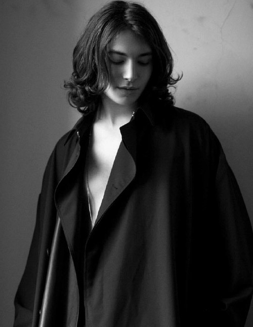 Porn Pics katalepsja:  Ezra Miller | ph. by David Armstrong