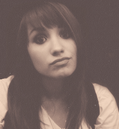 moonlightsdestiny:  Demi Lovato + cute faces