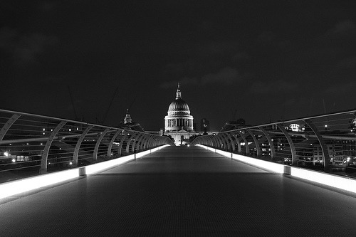 black-and-white:  14_UnitedKingdom_0953.jpg (by Mondayne) 
