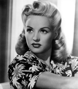 lashes2lashes:  Betty Grable: One of my hair