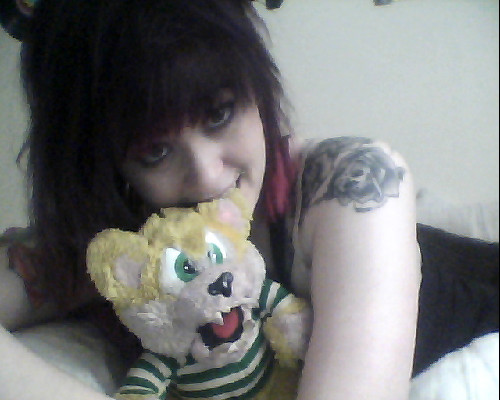 shadowslikestatues:  me chewing on grizzler :) time to go to sleep me thinks leave