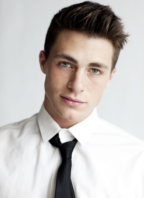 ohotguys: colton haynes oh my godddd