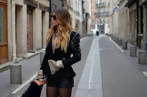 vogue-street-style:i like the jacket but what happened to her hands?