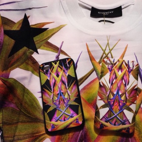 rsvpsweatshop:  Givenchy paradise iPhone case 4/4s black one not for sale. #givenchy #riccardotisci #paradise #preorder #rsvp (Taken with instagram) 