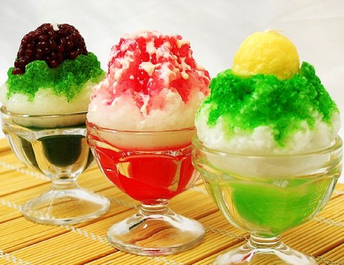 Candle in the form of shaved ice in Japan.