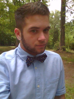 oliveracedavis:  Fish, octopi, crab, and sea horse bow tie for a beach wedding. :)  May 20, 2012