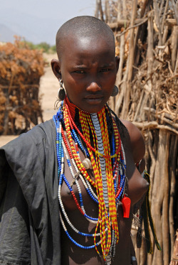 c-u-l-t-u-r-e-s:  Arbore woman - Omo valley