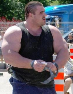 bulkydudes:  josebearpr:Dominnic Filiou  Canadian giant. He’s dropped off the map lately; here’s hoping he comes back to strongman sometime soon.