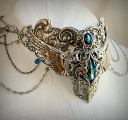 jodixkaos:  I adore this girl’s jewelry work! :D 