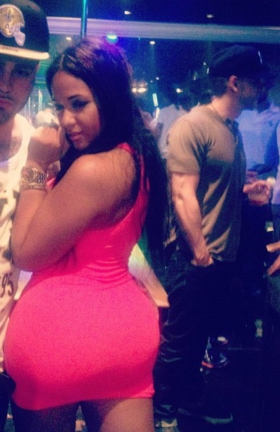 allthickwomen:  Had to crop out the dude.