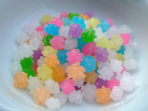 ninemoons42:theskypilot:Kompeito! Pretty sugar candy! And yes, food for soot sprites :)