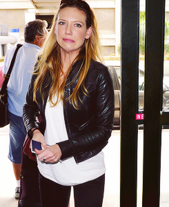I know I asked you to stop it stop being too much damn it anna