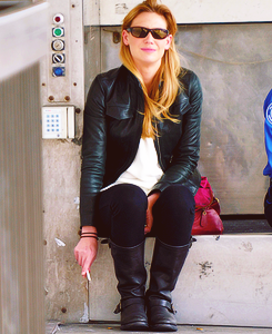 I know I asked you to stop it stop being too much damn it anna