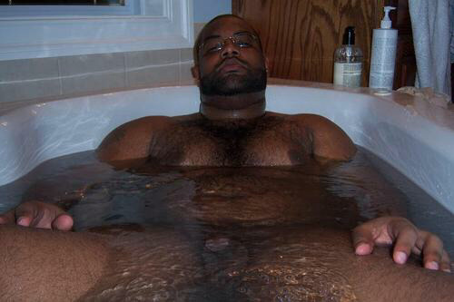 therealproteinpowder2486:  smutters:  ChefVA.  Pretty nice  Fucking Hottttt