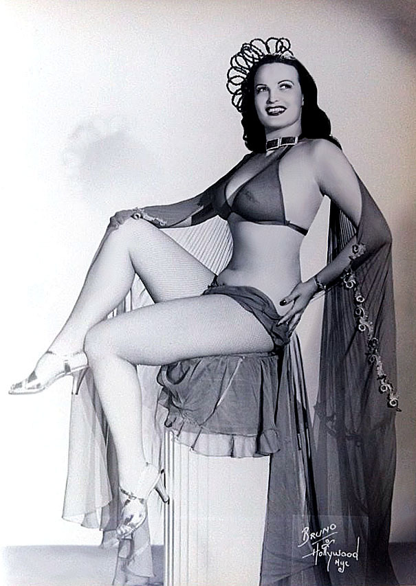  Lois DeFee    aka. “Queen Of The Amazons”.. Part of a promo photo series