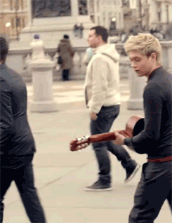 harry-in-my-bed-24-7:  sierrahoran:   One Direction - One Thing: Starring —&gt;