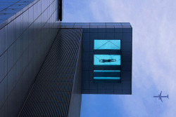 asthetiques:  HOLIDAY INN - SHANGHAI. 