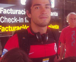 myheartdulce:   Alfonso Herrera.  Porque é o Flamengo e. *-* 