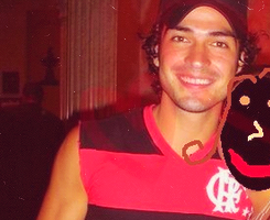 myheartdulce:   Alfonso Herrera.  Porque é o Flamengo e. *-* 