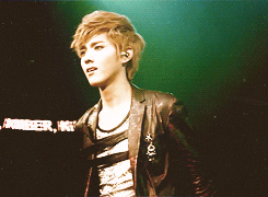 SMTOWN Like a G6 - Kris focused  ADKJBSCNDVWAS HE LOOKS PERFECT I JUST CANT OMFG SOBS. GOD WAEEE THAT SEXY ASS BEAST UGH