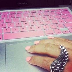 I feel that I need a pink keyboard in my