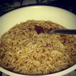 fre3spirit17:  I make ramen noodles when im bored -___- fatass (Taken with instagram)  Lol thats shit looks good xD