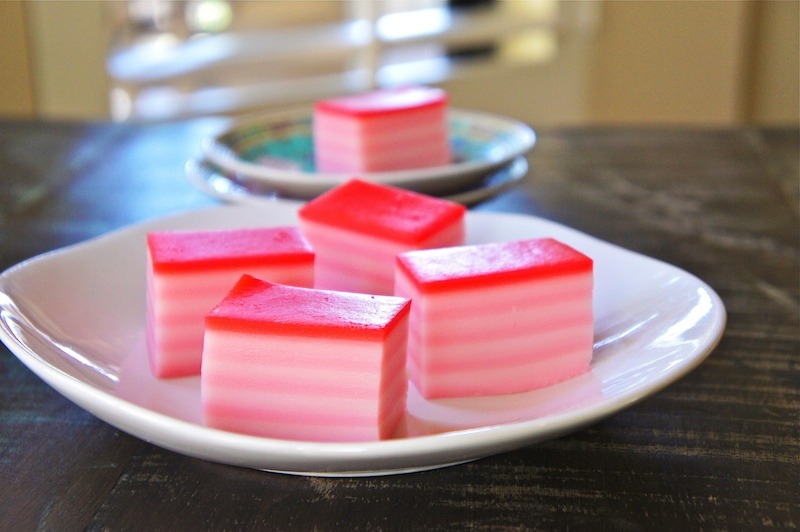 mangoaway:
“ More vegan-friendly Asian food porn. Seasaltwithfood’s kuih lapis (or nine-layer kuih) - soft, sweet, sticky treats made from coconut milk, rice flour, and rainbows.
”
Dudes you don’t even KNOW about kek lapis