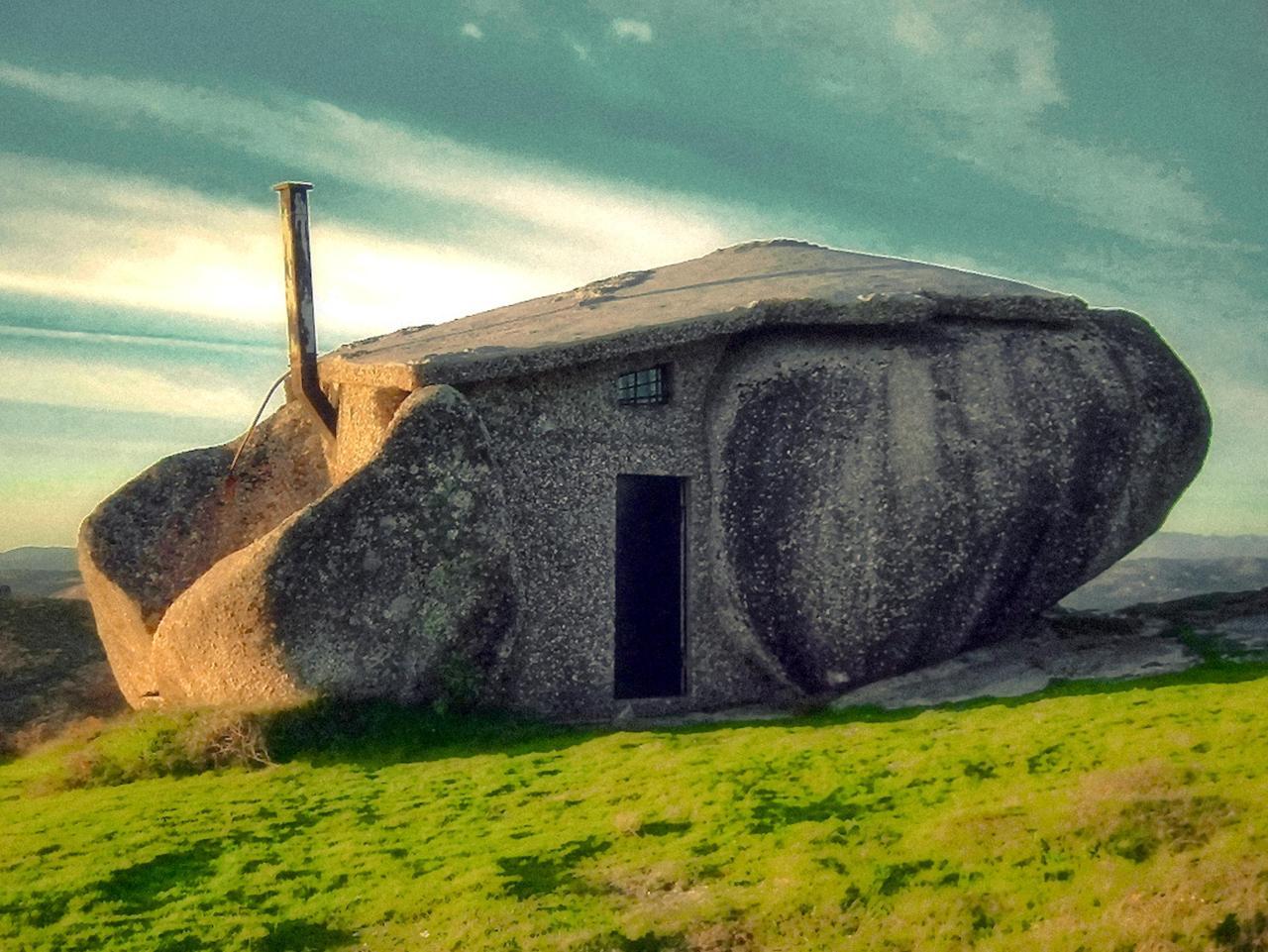 thegasolinestation:  Casa do Penedo/House of the Rock Location/Year: Nas montanhas