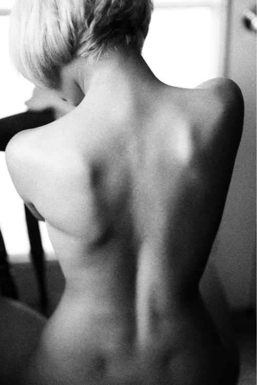 Love the dimples over her ass. So sexy