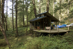 cabinporn:  Cabin on San Juan Island, Washington.