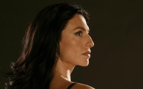 thelookilove:  A picture of Claudia Black an Australian Film actress,She is the best Example I can find of a woman with Neanderthal Traits, Notice the long Aquiline nose and the brow ridge and how her forehead slopes backwards just like mine and like