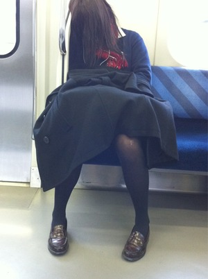 電車内のちょっとエッチなjk画像ください:エロ画像まとめ速報～2ch・2ちゃんねるのエロ画像まとめ～