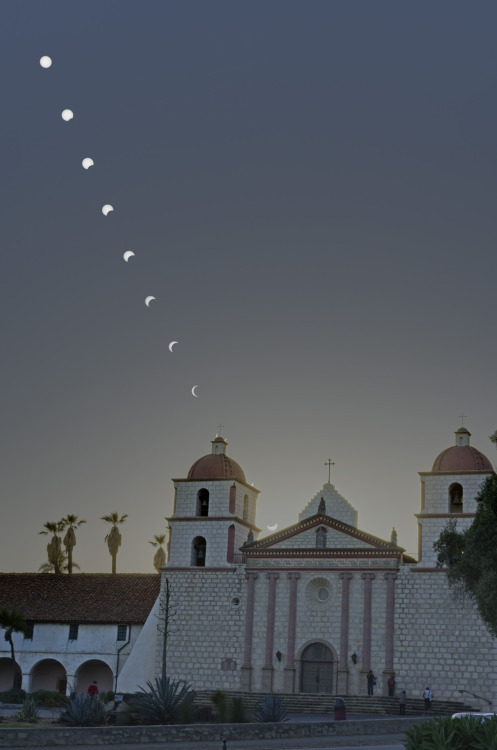 Andrew Allen snapped this beauty from the Santa Barbara Mission lawn. 