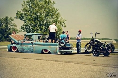 fahrstahl:  loxleelovesengines: (via Wall Photos)