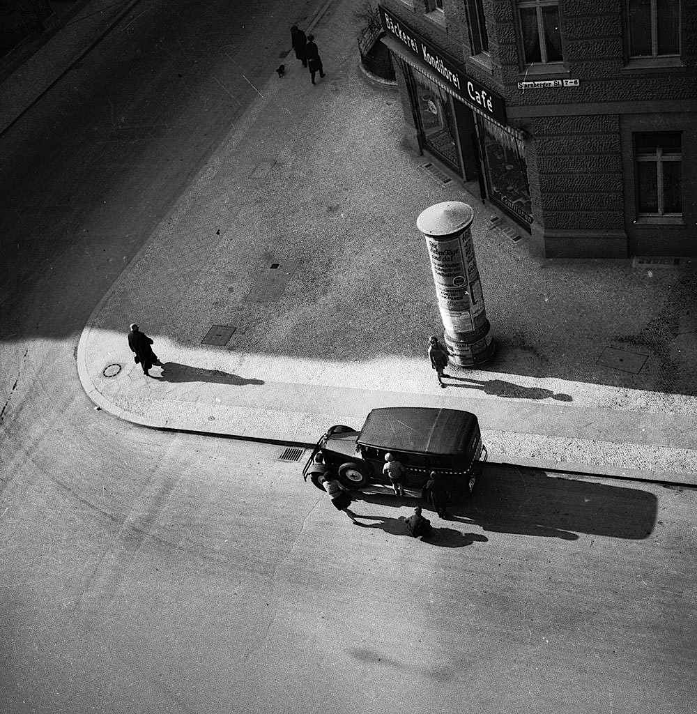 Eva Besnyö. Starnberger Strasse, Berlin, 1931