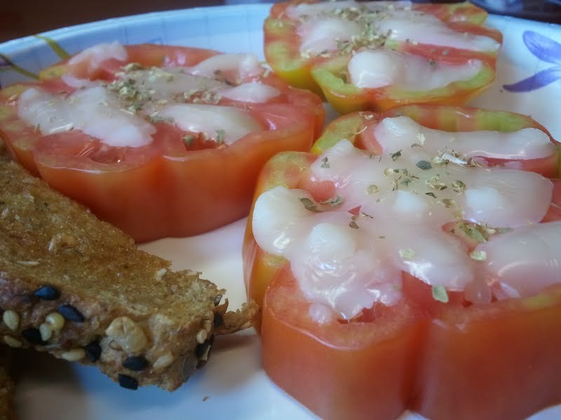 184 Calorie Snack - Heirloom tomatoes with cheese & oregano / garlic toast
Heirloom tomato - 200 grams - 42 cal
Baby bell light cheese - 50 cal
oregano, dry - 1 tsp - 5 cal
Dave’s killer bread light - 1 slice - 65 cal
Promise margarine - 1.5 tsp. -...